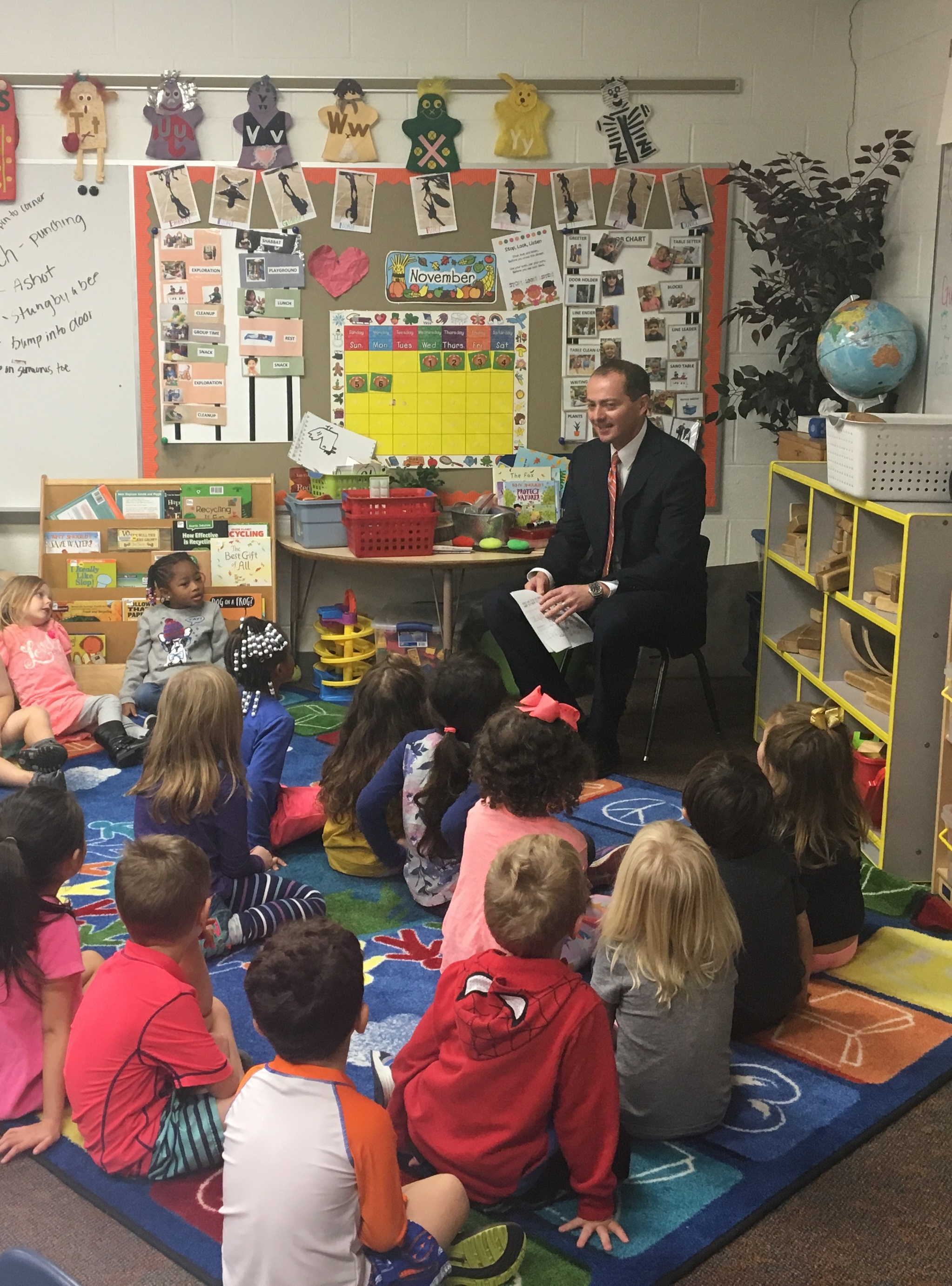 Judge Jon Oldham at the Mandel Early Childhood Center at the Shaw JCC of Akron in November 2017